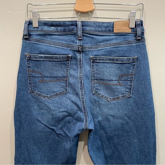 American Eagle Distressed Mom Jeans - Size: 4 Regular - Picture 6 of 9